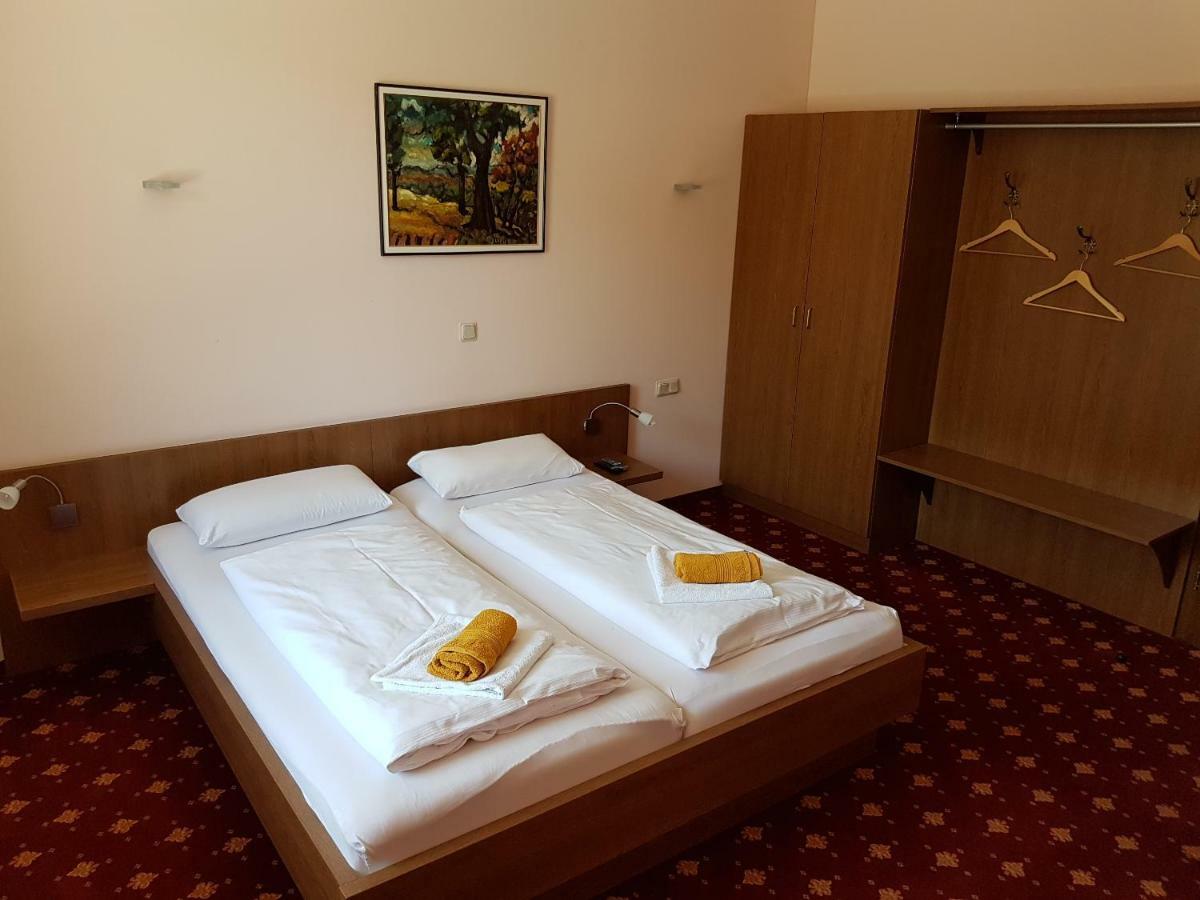 Hotel - Restaurant Sophienaue إيزيناخ المظهر الخارجي الصورة