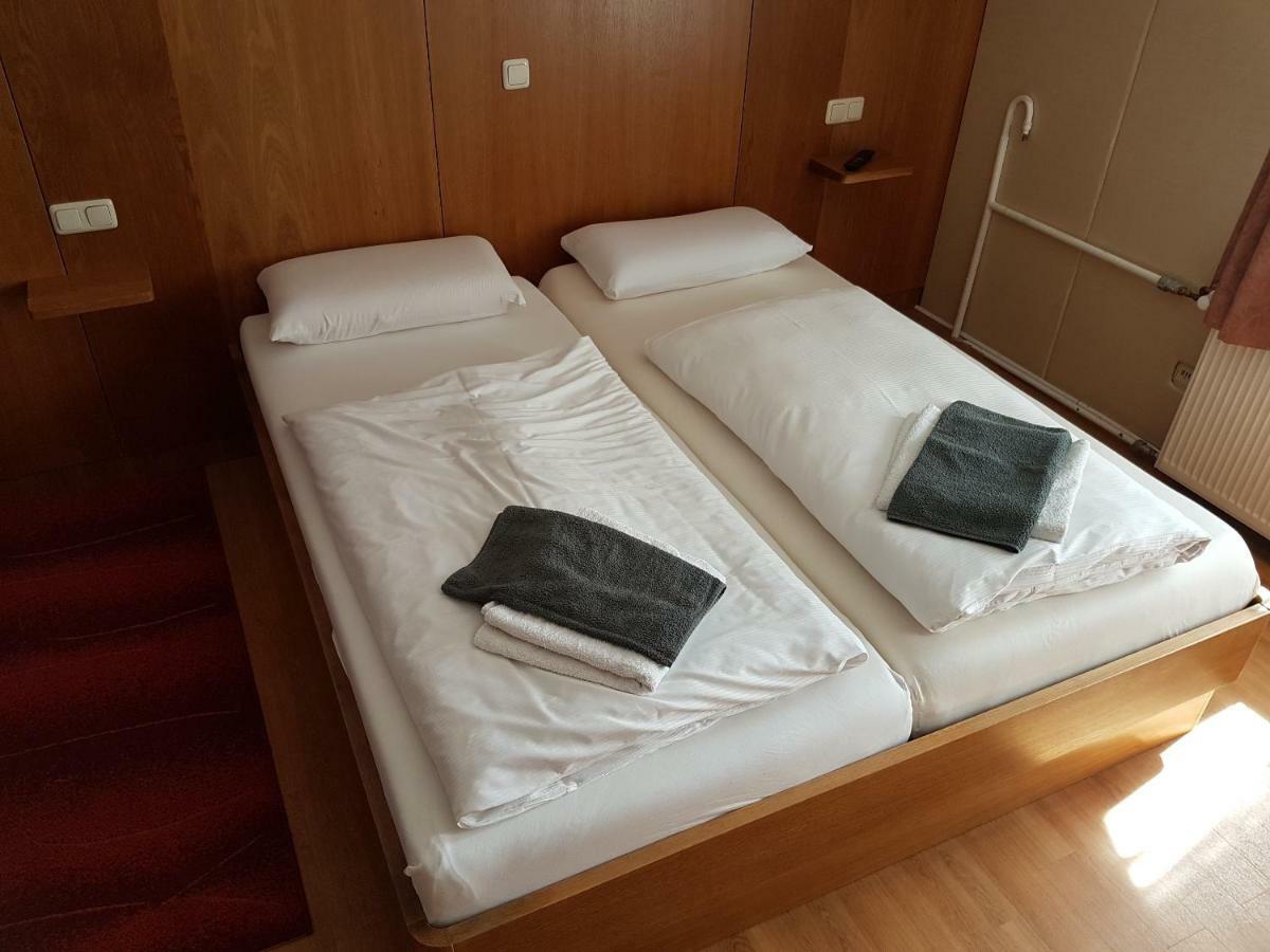 Hotel - Restaurant Sophienaue إيزيناخ المظهر الخارجي الصورة