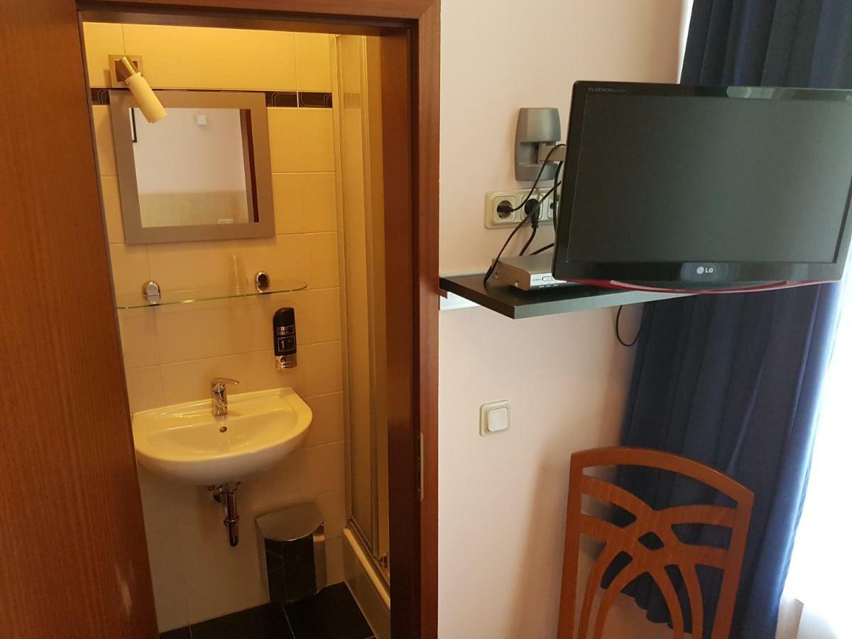Hotel - Restaurant Sophienaue إيزيناخ المظهر الخارجي الصورة